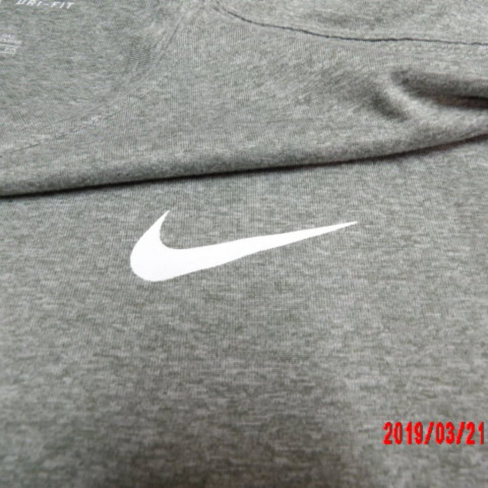 Nike tee - Picture 3 of 8
